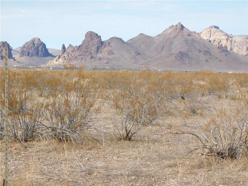 2.35 Acres of Land for Sale in Golden Valley, Arizona