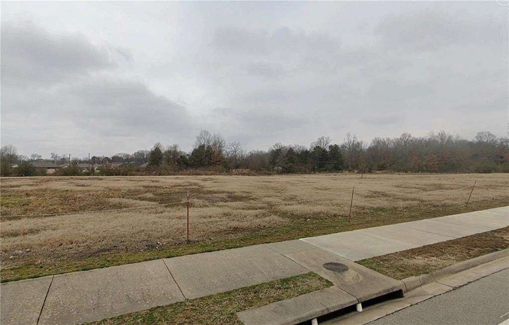 5 Acres of Commercial Land for Sale in Russellville, Arkansas
