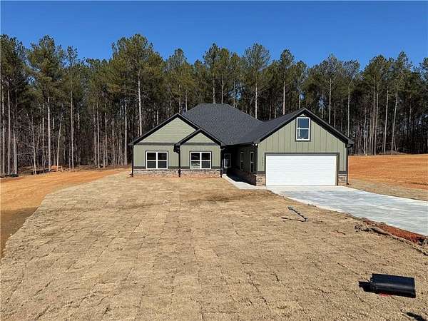 1.59 Acres of Residential Land with Home for Sale in Toccoa, Georgia