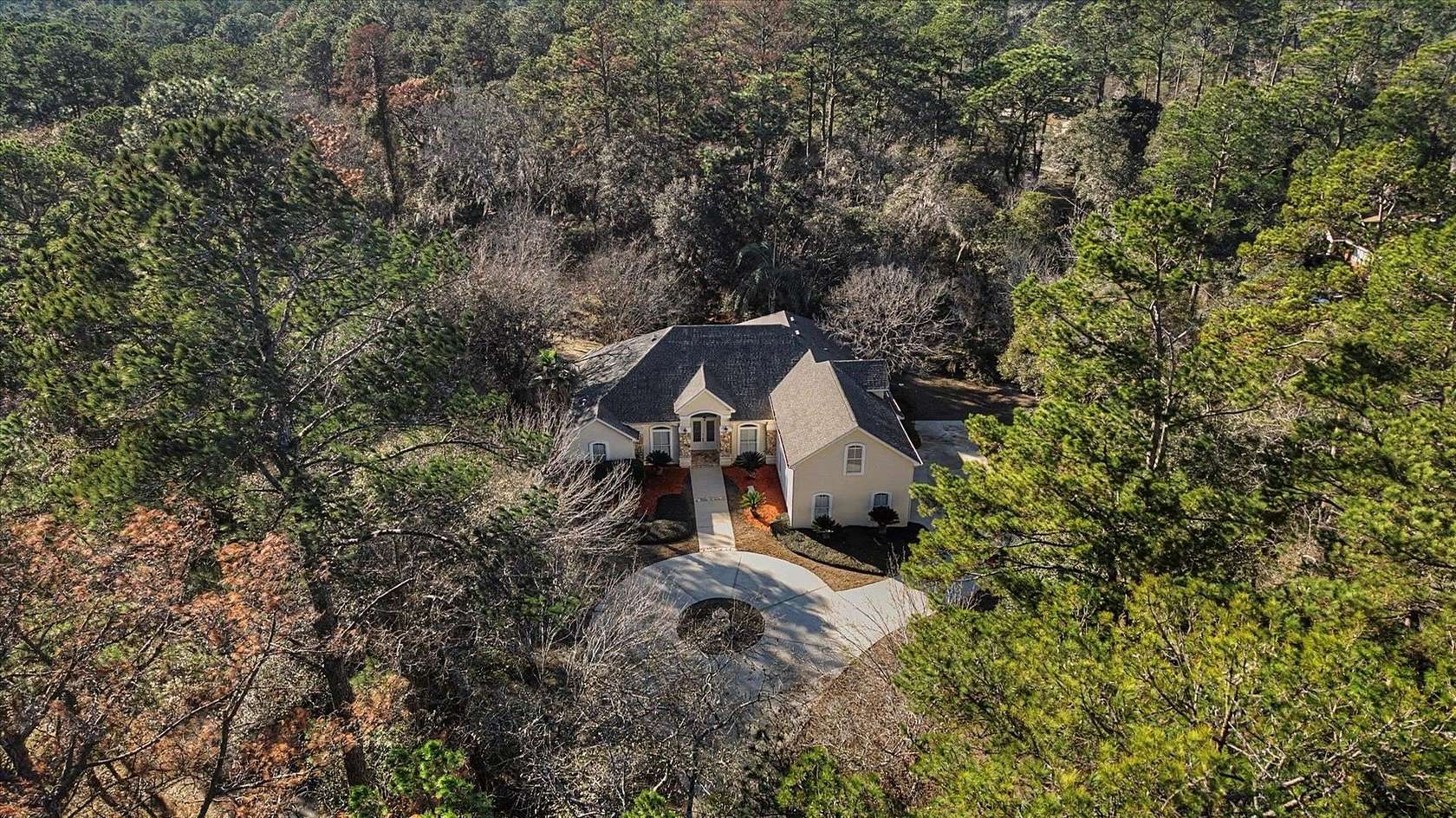 2.13 Acres of Residential Land with Home for Sale in Tallahassee, Florida