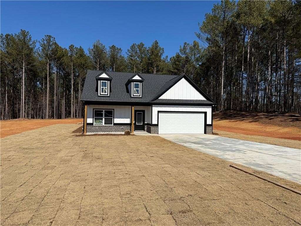 1.53 Acres of Land with Home for Sale in Toccoa, Georgia