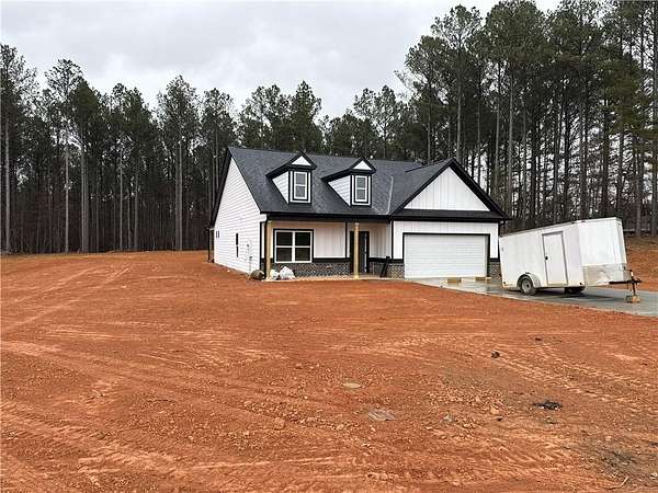 1.53 Acres of Residential Land with Home for Sale in Toccoa, Georgia
