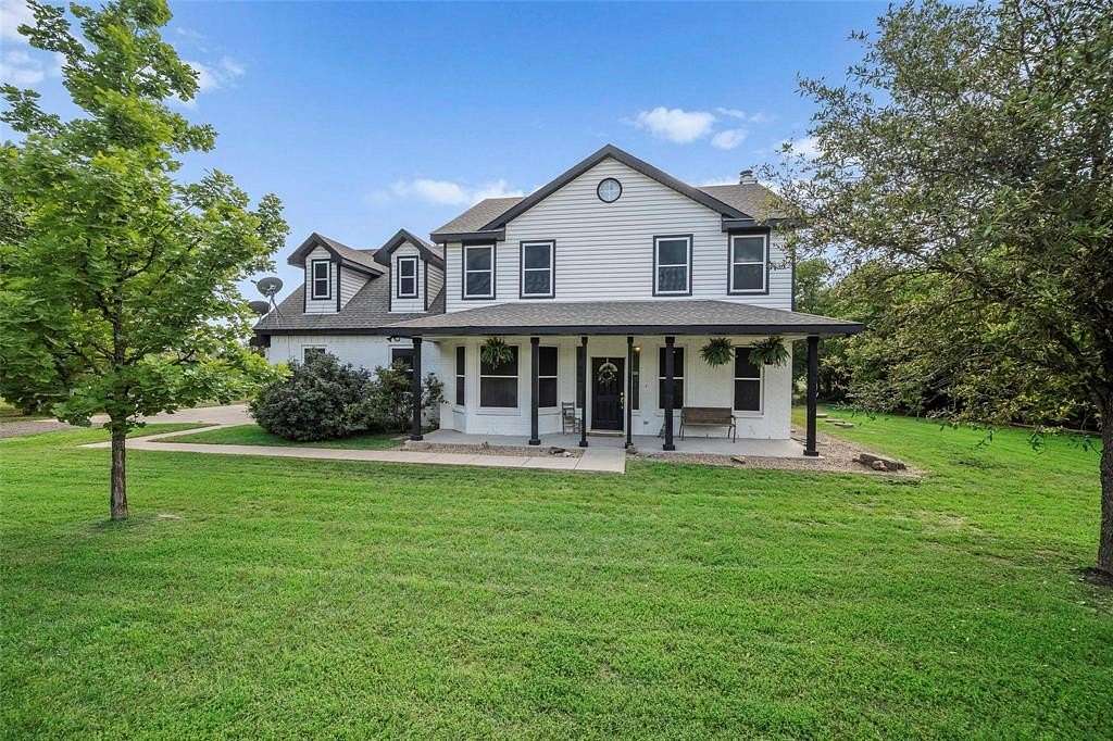 2.76 Acres of Residential Land with Home for Sale in Farmersville, Texas