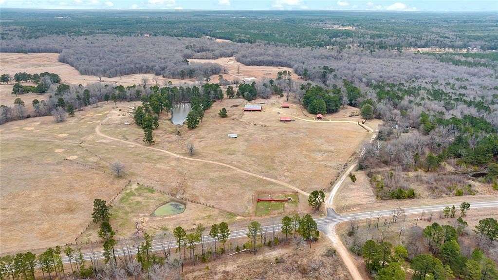 722 Acres of Land with Home for Sale in Clarksville, Texas