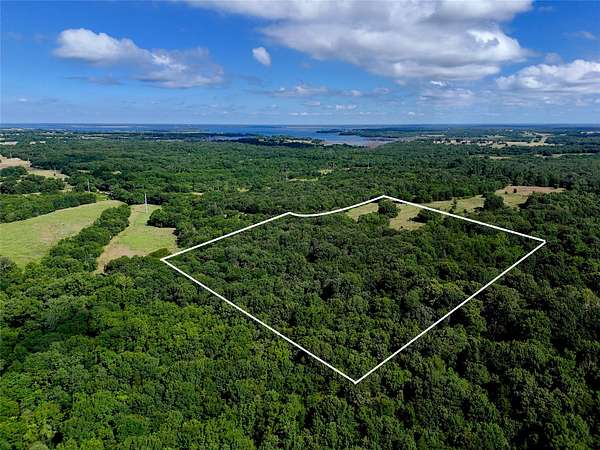 17 Acres of Land for Sale in Honey Grove, Texas