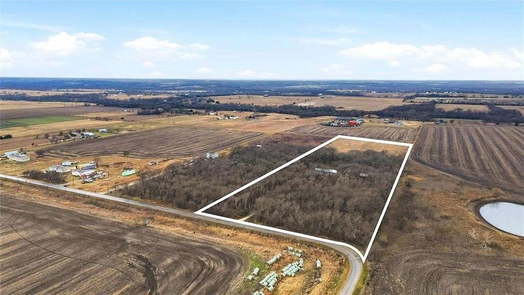 8.59 Acres of Residential Land with Home for Sale in Van Alstyne, Texas