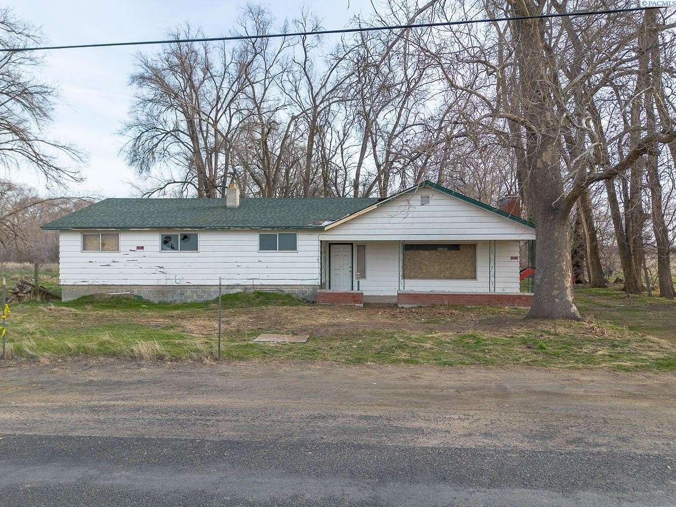 2.83 Acres of Residential Land with Home for Sale in Kennewick, Washington