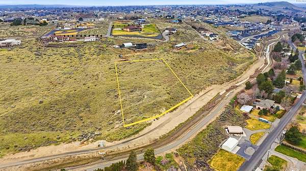 2.5 Acres of Residential Land for Sale in West Richland, Washington