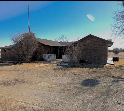 8.42 Acres of Residential Land with Home for Sale in Snyder, Texas