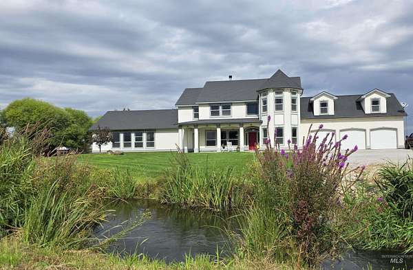 5 Acres of Residential Land with Home for Sale in Emmett, Idaho