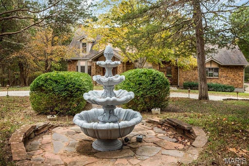 13.7 Acres of Land with Home for Sale in Eureka, Missouri