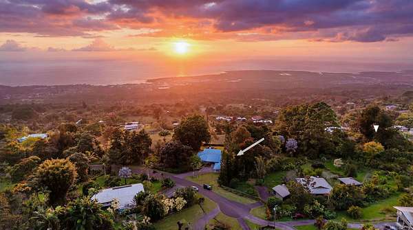 2 Acres of Residential Land with Home for Sale in Holualoa, Hawaii