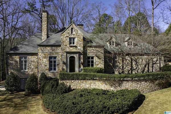 2 Acres of Residential Land with Home for Sale in Mountain Brook, Alabama