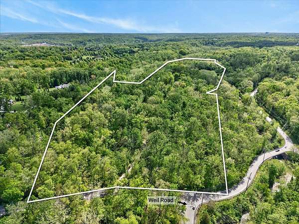 22.9 Acres of Land with Home for Sale in Indian Hill, Ohio