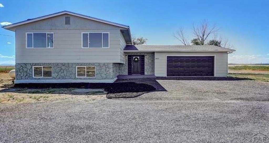 20 Acres of Land with Home for Sale in Avondale, Colorado