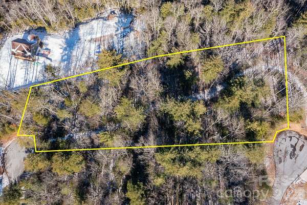 1.5 Acres of Residential Land for Sale in Hendersonville, North Carolina