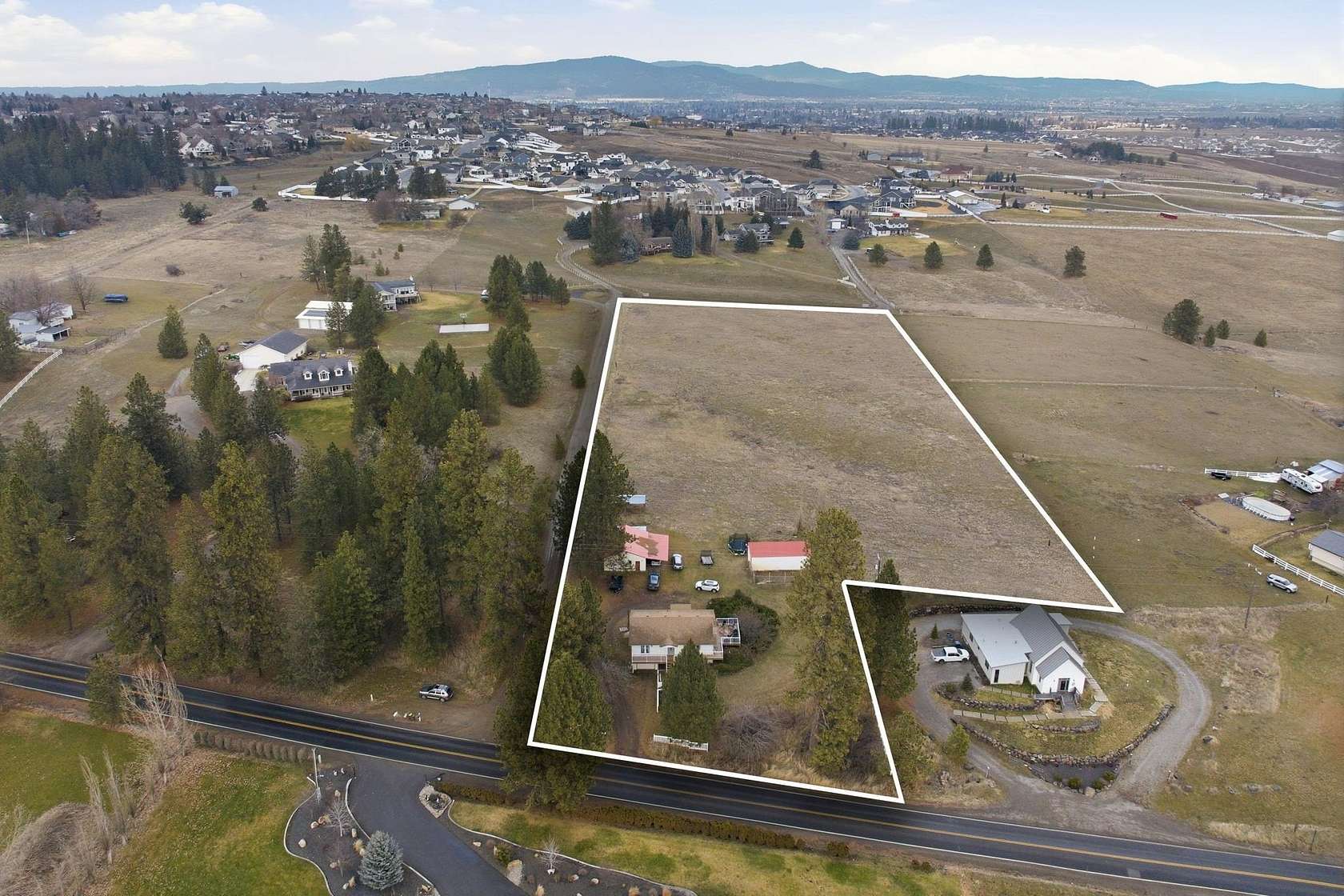 4.74 Acres of Residential Land with Home for Sale in Greenacres, Washington