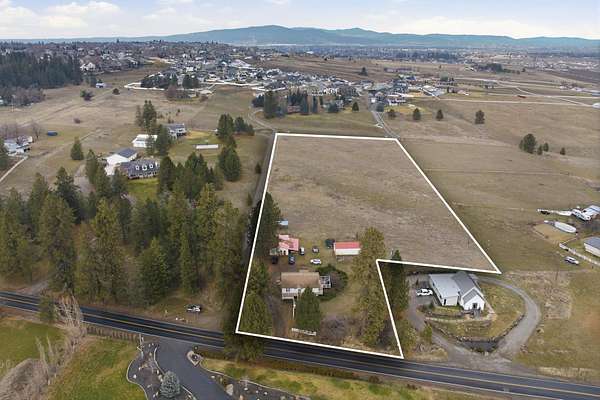 4.74 Acres of Residential Land with Home for Sale in Greenacres, Washington