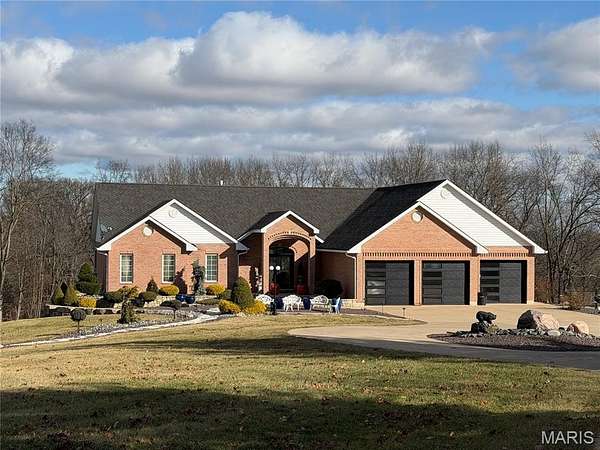 7.5 Acres of Residential Land with Home for Sale in Hannibal, Missouri