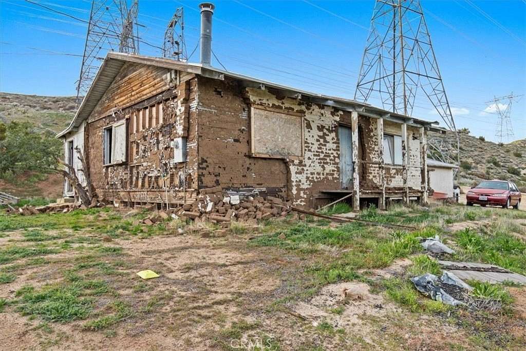 3.68 Acres of Land with Home for Sale in Palmdale, California