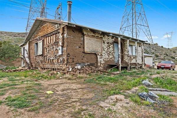 3.68 Acres of Residential Land with Home for Sale in Palmdale, California