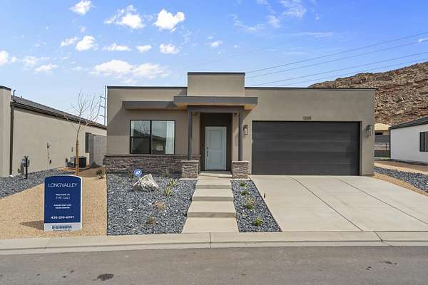 10 Acres of Residential Land with Home for Sale in Washington, Utah