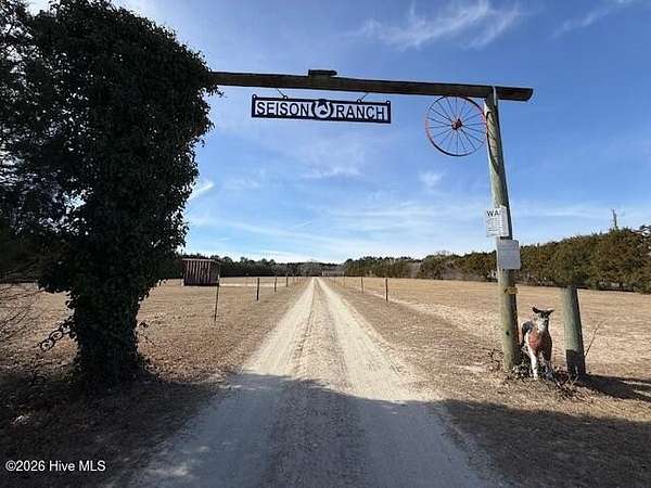 9.15 Acres of Residential Land with Home for Lease in Richlands, North Carolina