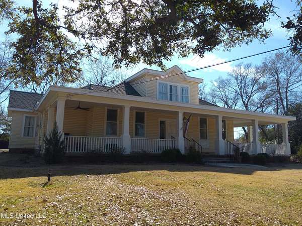 3.17 Acres of Residential Land with Home for Sale in Indianola, Mississippi