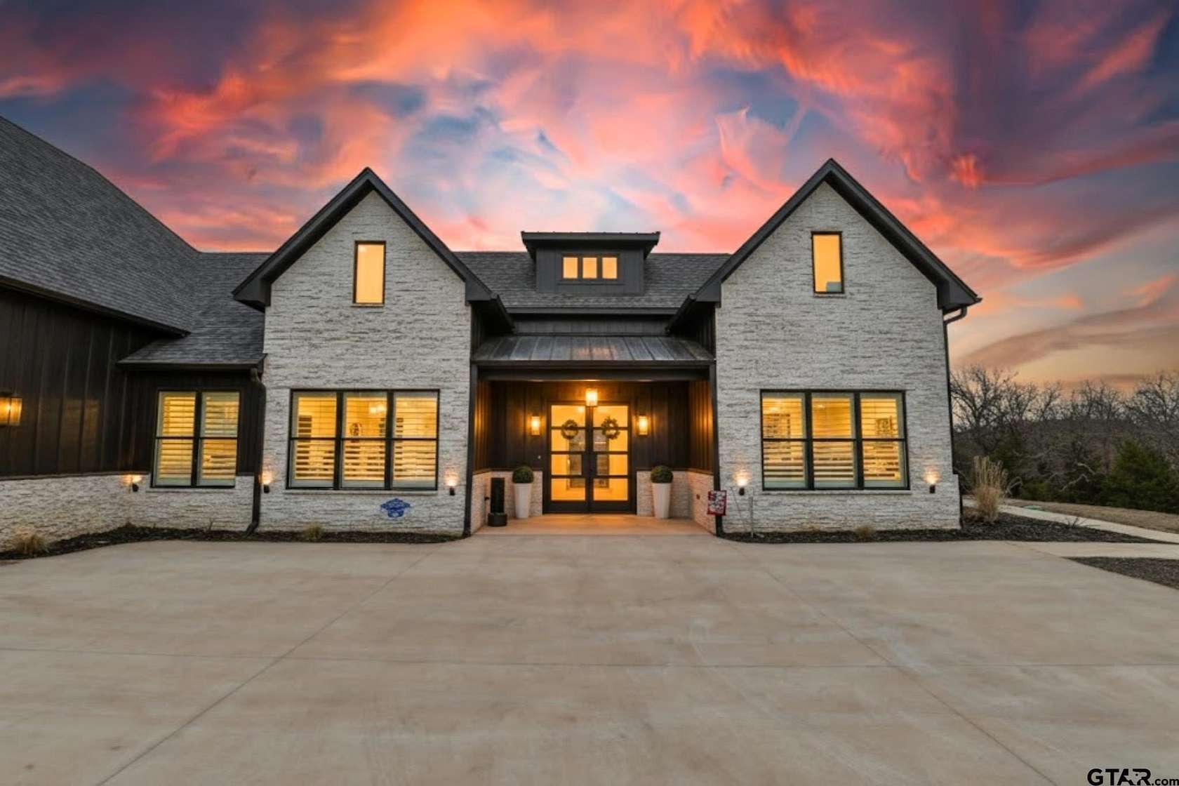 6.4 Acres of Land with Home for Sale in Lindale, Texas