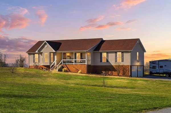 5 Acres of Residential Land with Home for Sale in Springfield, Tennessee