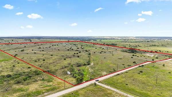 75 Acres of Land for Sale in Hamilton, Texas