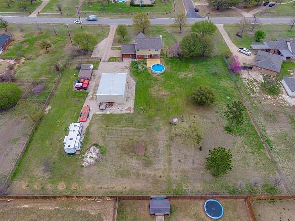 1.6 Acres of Residential Land with Home for Sale in Midlothian, Texas