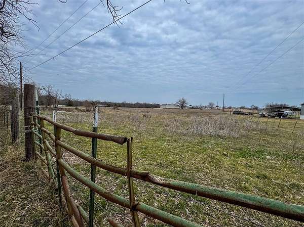 2 Acres of Residential Land for Sale in Lone Oak, Texas