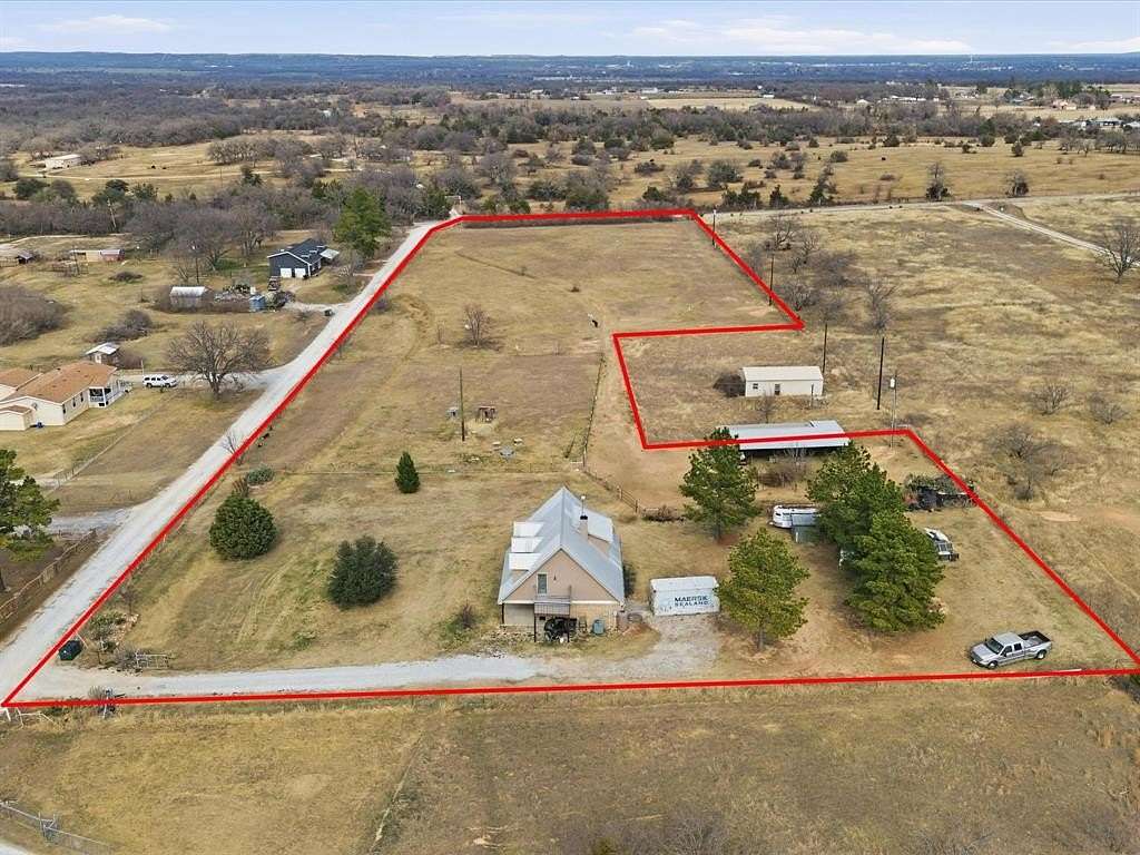 4.7 Acres of Residential Land with Home for Sale in Bridgeport, Texas