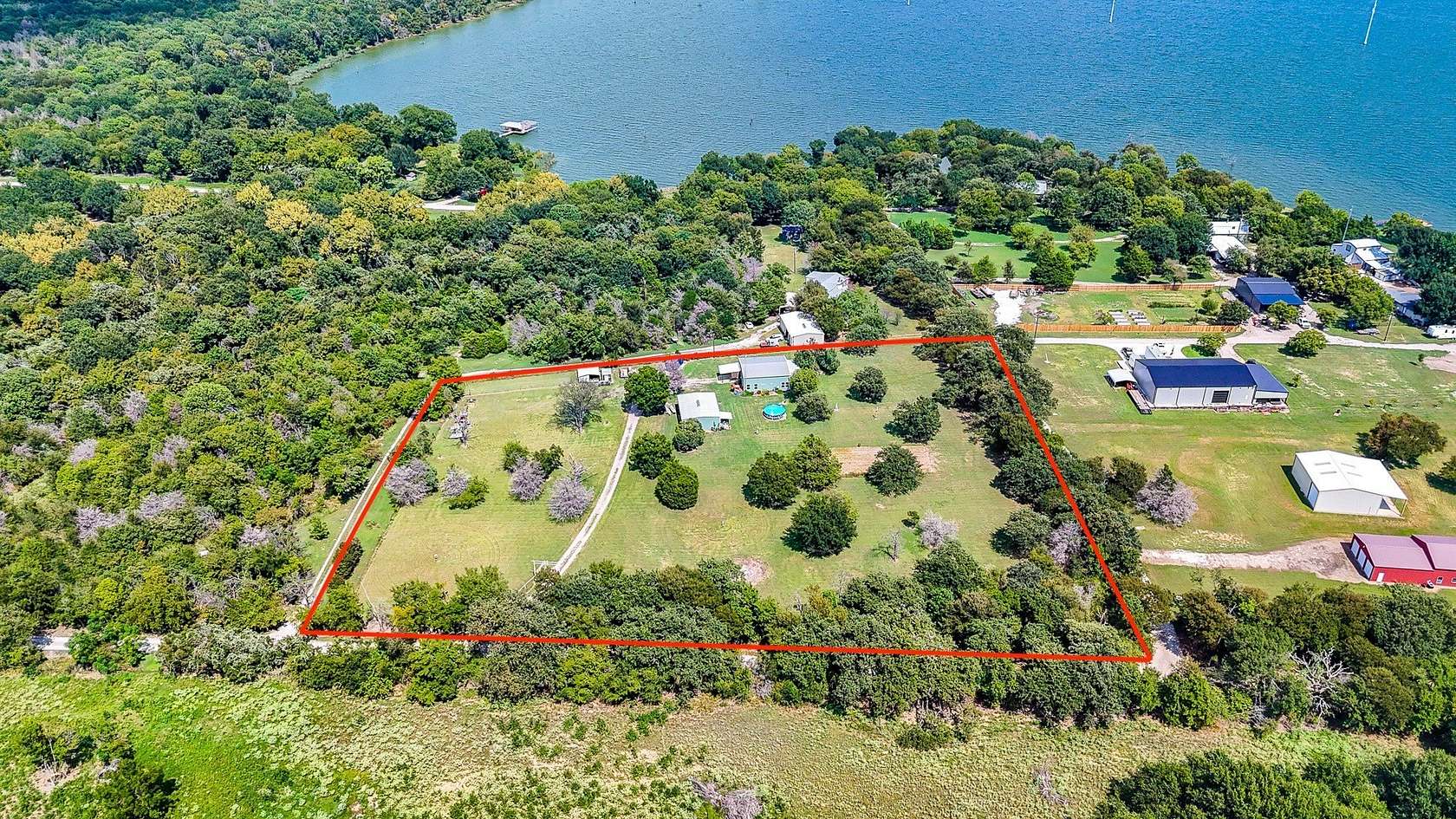 4 Acres of Land with Home for Sale in Corsicana, Texas