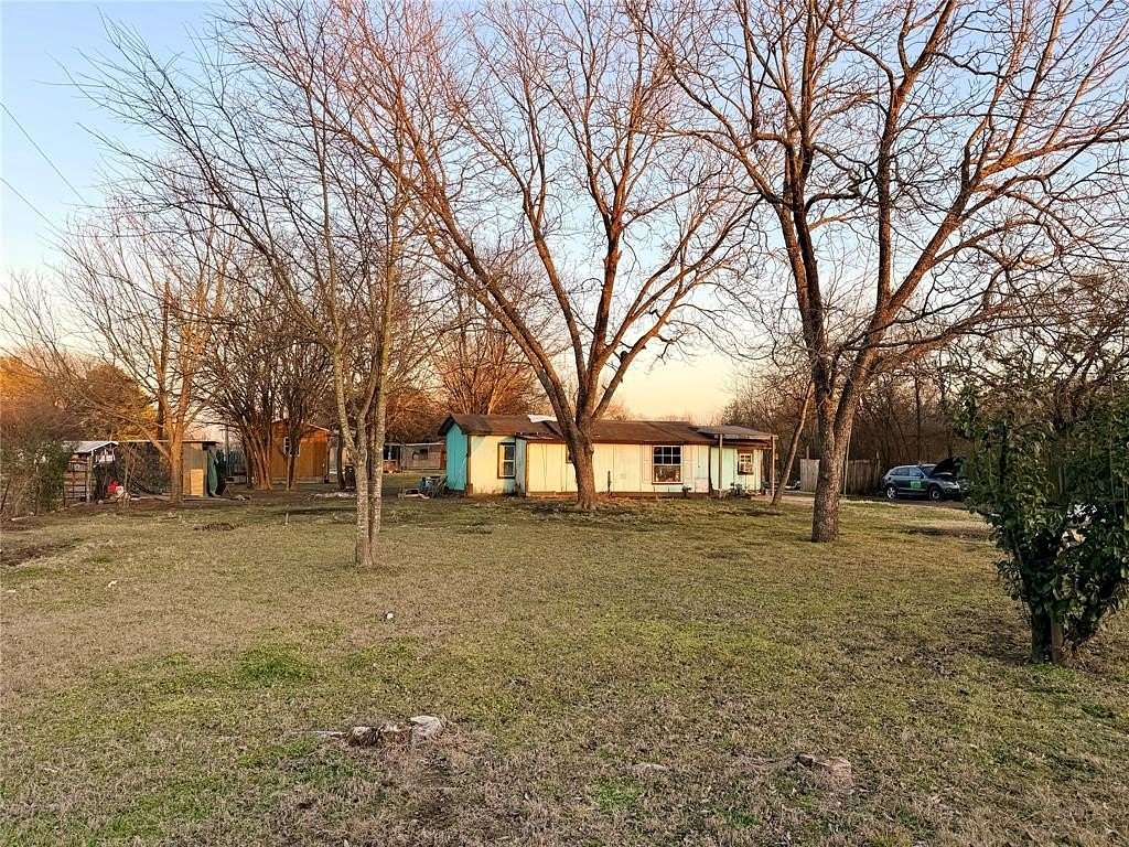 2 Acres of Residential Land with Home for Sale in Mabank, Texas