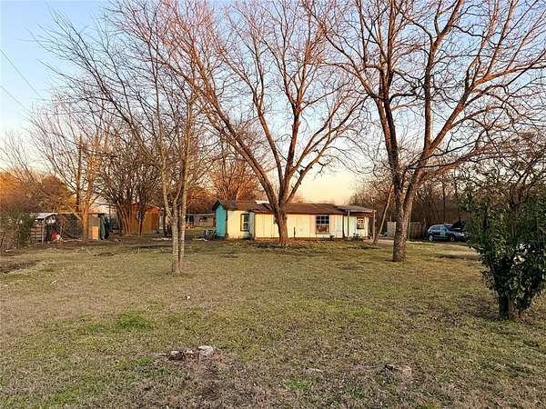 2 Acres of Residential Land with Home for Sale in Mabank, Texas