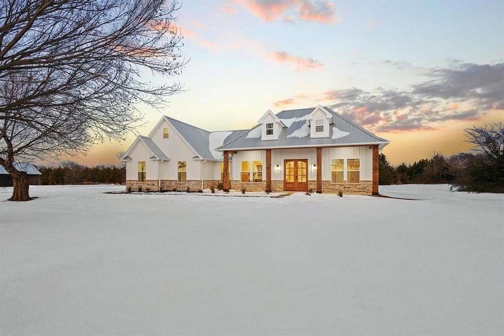 1.88 Acres of Residential Land with Home for Sale in Bonham, Texas