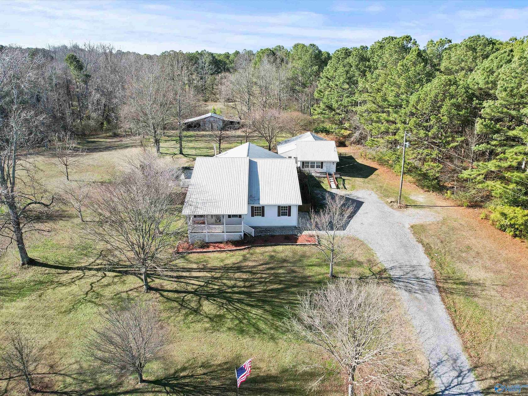 5 Acres of Residential Land with Home for Sale in Guntersville, Alabama