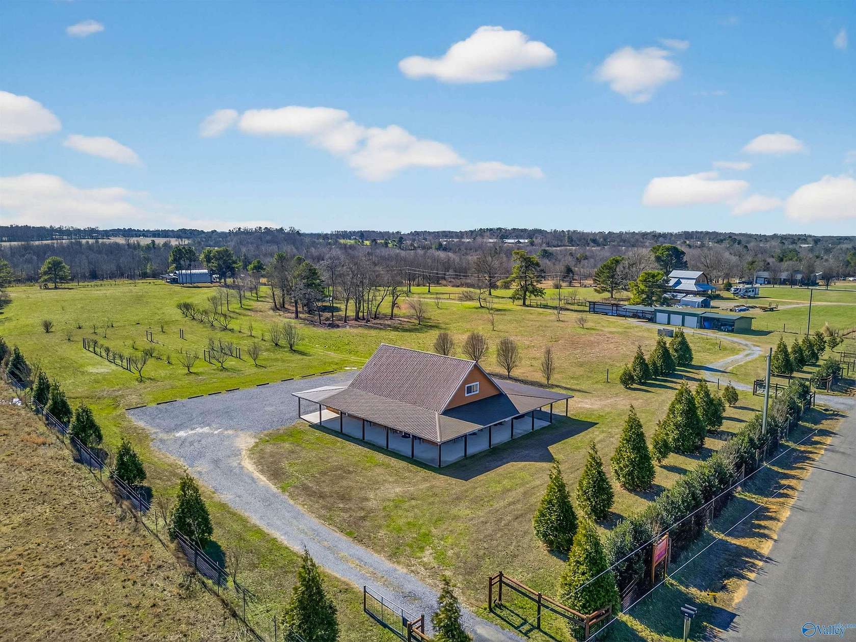 5.7 Acres of Improved Commercial Land for Sale in Crossville, Alabama