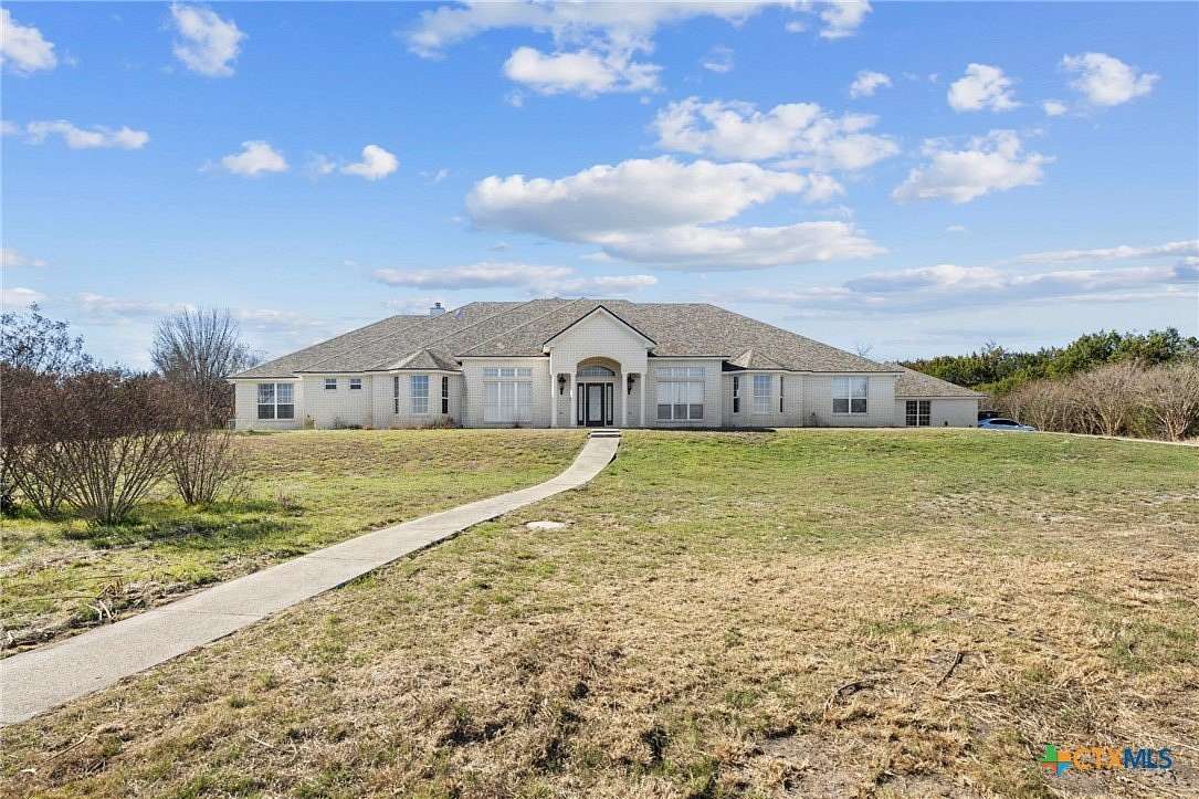 5 Acres of Residential Land with Home for Sale in Killeen, Texas