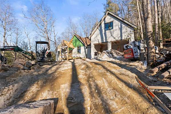 3.74 Acres of Residential Land with Home for Sale in Cashiers, North Carolina