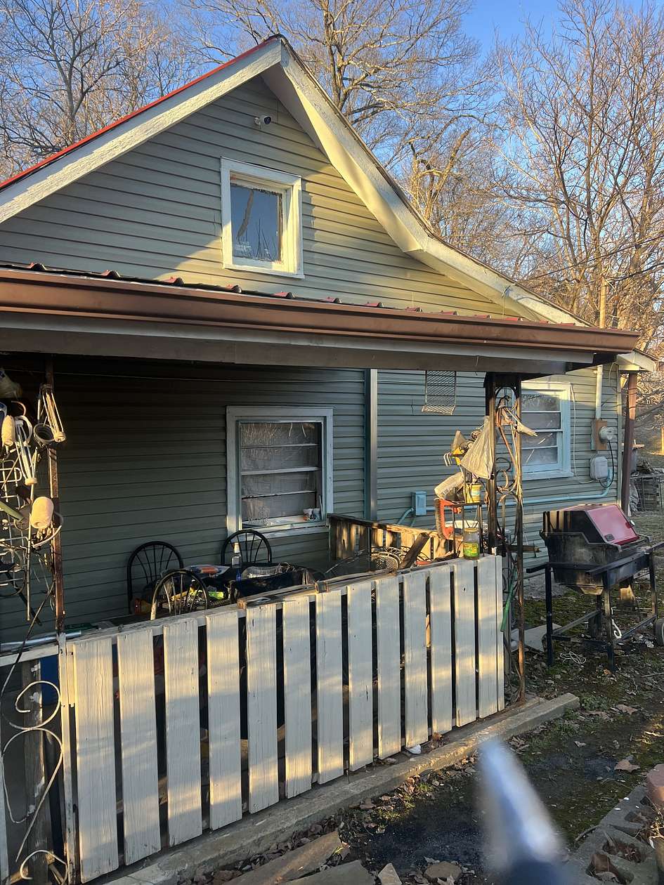 2 Acres of Residential Land with Home for Sale in Winchester, Tennessee