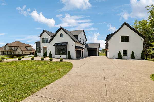 1.84 Acres of Residential Land with Home for Sale in Murfreesboro, Tennessee