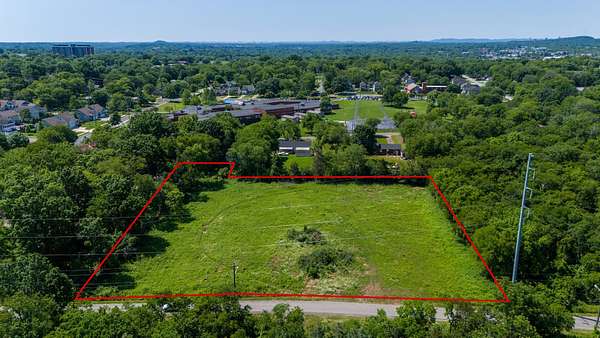 2 Acres of Residential Land for Sale in Madison, Tennessee