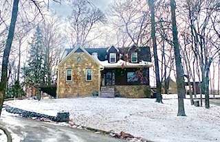 1.72 Acres of Residential Land with Home for Sale in Columbia, Tennessee