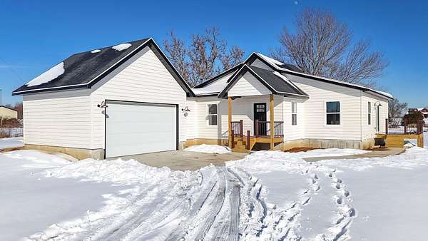 4 Acres of Residential Land with Home for Sale in Rogersville, Missouri