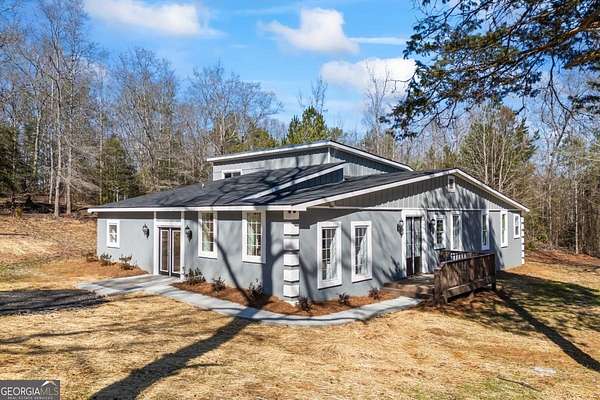 4.77 Acres of Land with Home for Sale in Carlton, Georgia