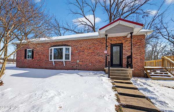 9 Acres of Residential Land with Home for Sale in Nevada, Missouri