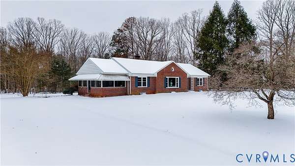 3 Acres of Residential Land with Home for Sale in Farmville, Virginia